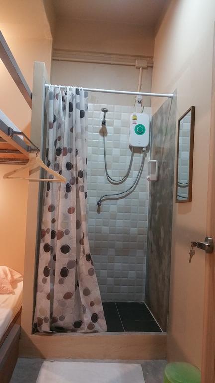 בנגקוק Green Home Hostel And Massage מראה חיצוני תמונה