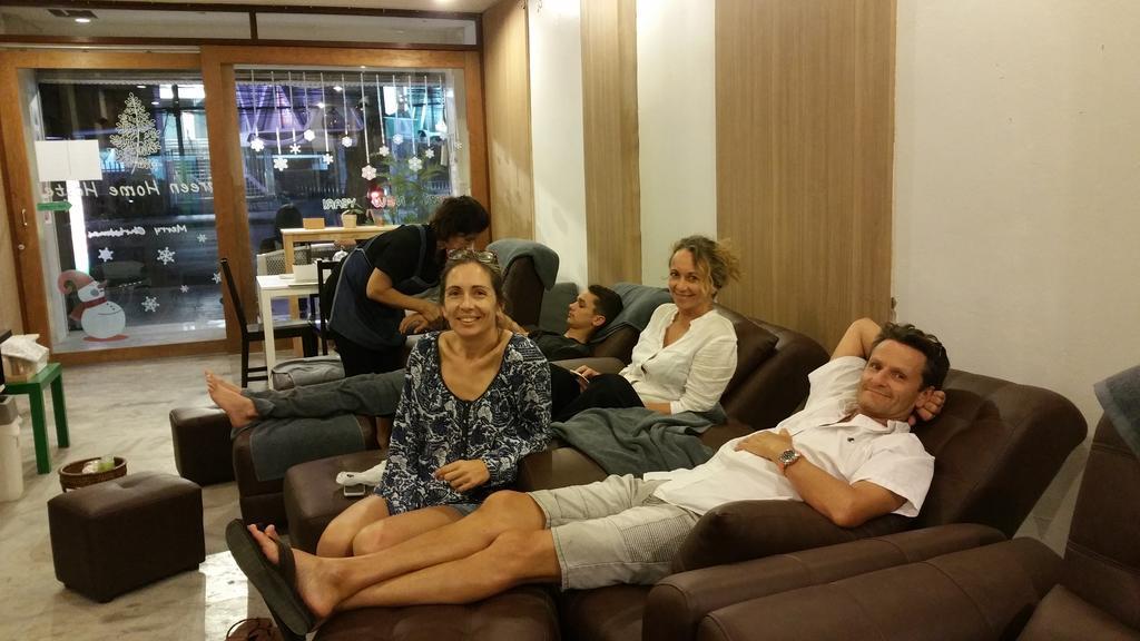 בנגקוק Green Home Hostel And Massage מראה חיצוני תמונה