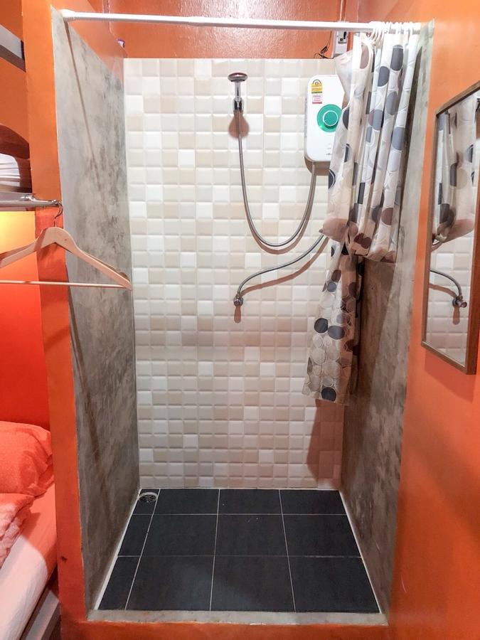 בנגקוק Green Home Hostel And Massage מראה חיצוני תמונה
