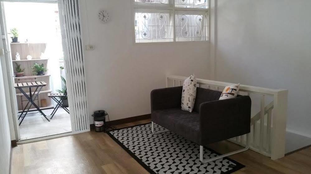בנגקוק Green Home Hostel And Massage מראה חיצוני תמונה