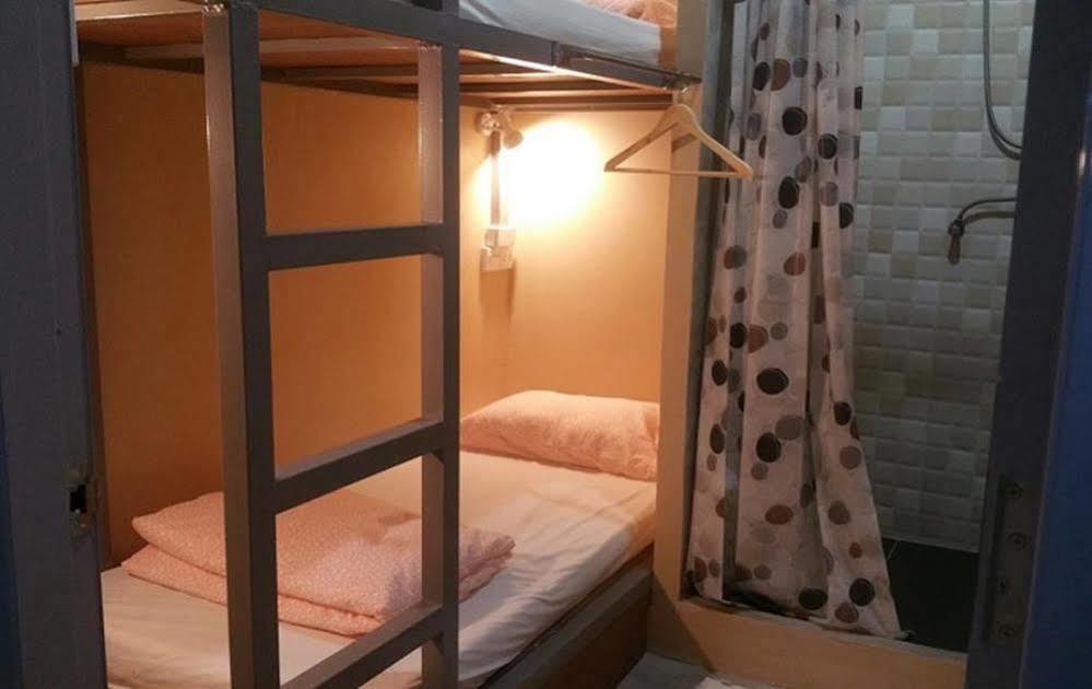 בנגקוק Green Home Hostel And Massage מראה חיצוני תמונה